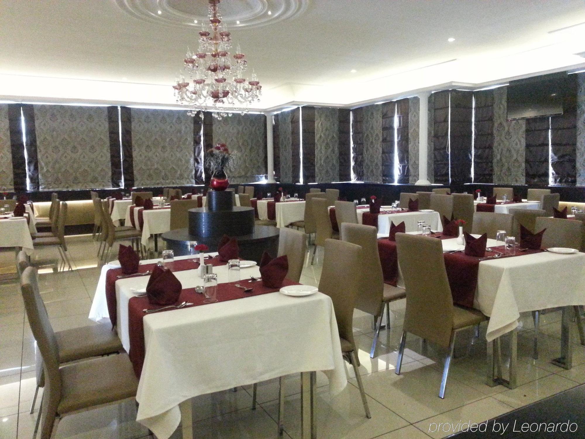 Genx Banjara Hill 1589 Hotel Haiderabad Buitenkant foto