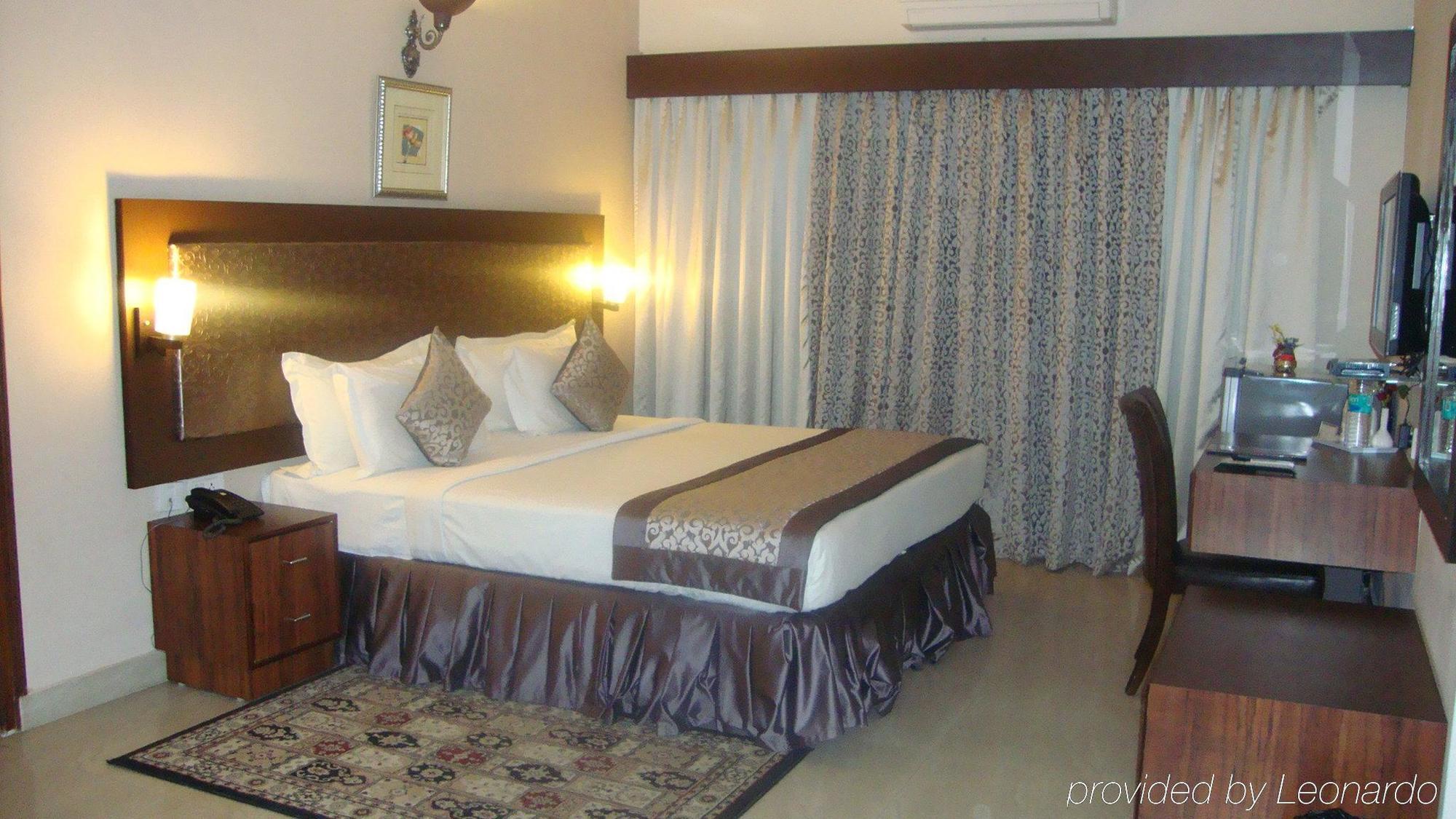 Genx Banjara Hill 1589 Hotel Haiderabad Buitenkant foto