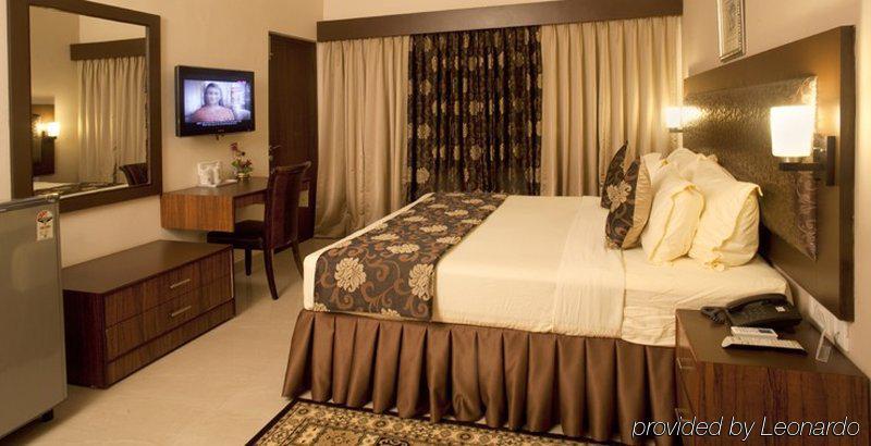 Genx Banjara Hill 1589 Hotel Haiderabad Buitenkant foto