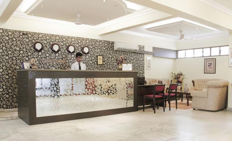 Genx Banjara Hill 1589 Hotel Haiderabad Buitenkant foto
