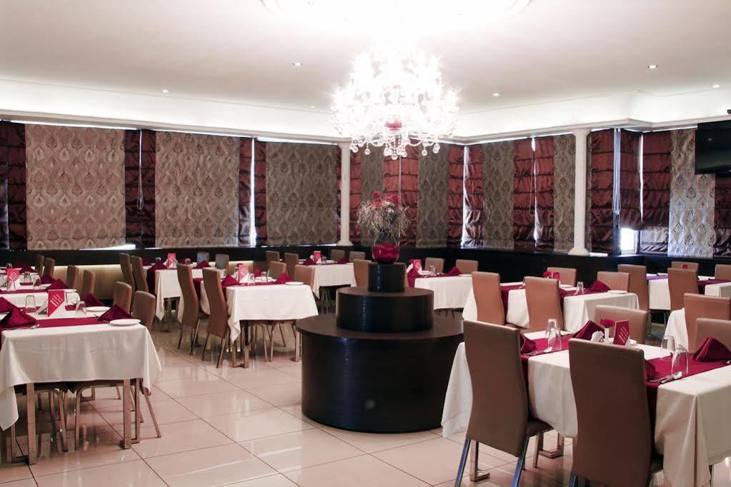 Genx Banjara Hill 1589 Hotel Haiderabad Buitenkant foto