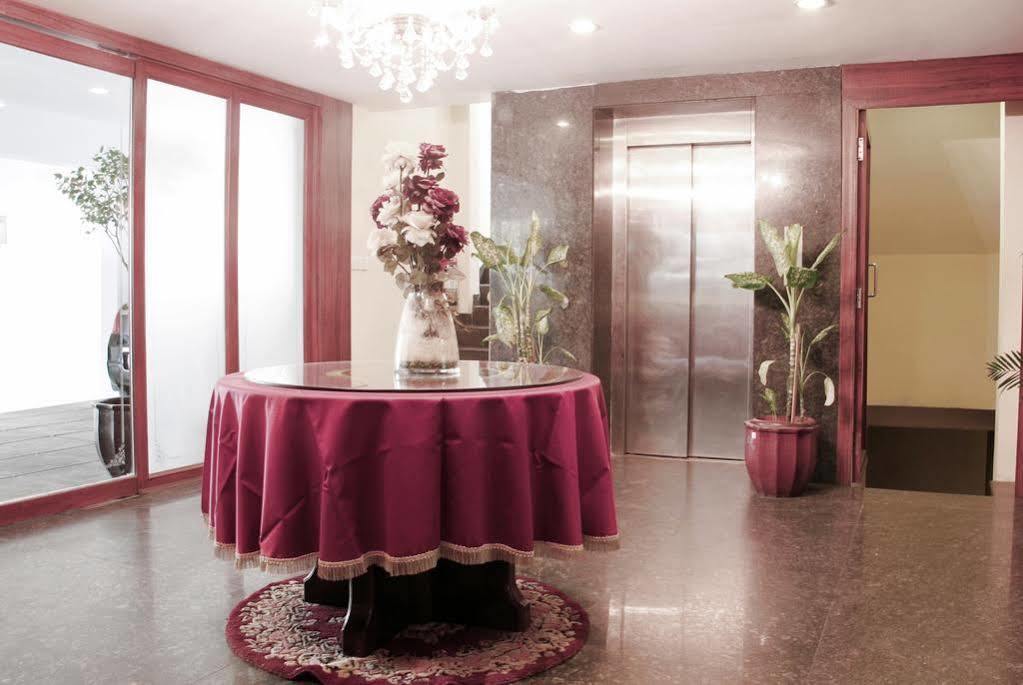 Genx Banjara Hill 1589 Hotel Haiderabad Buitenkant foto