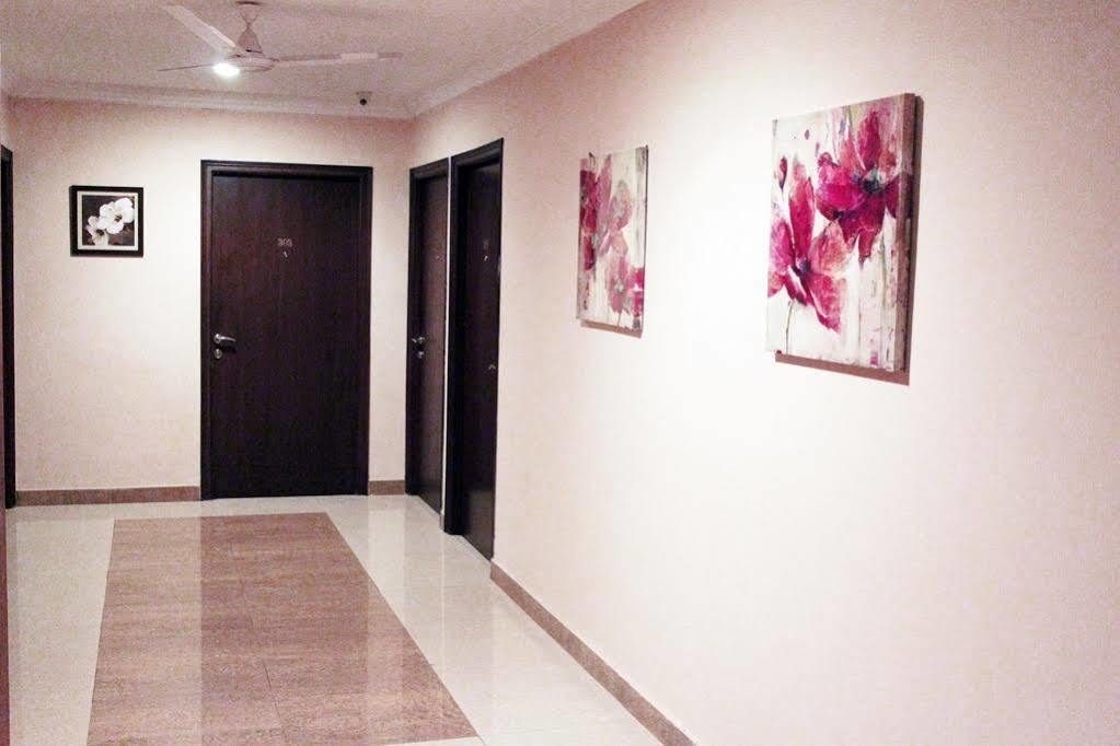 Genx Banjara Hill 1589 Hotel Haiderabad Buitenkant foto