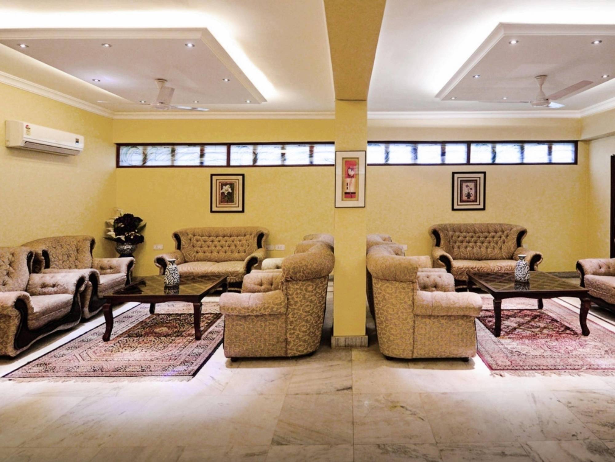 Genx Banjara Hill 1589 Hotel Haiderabad Buitenkant foto