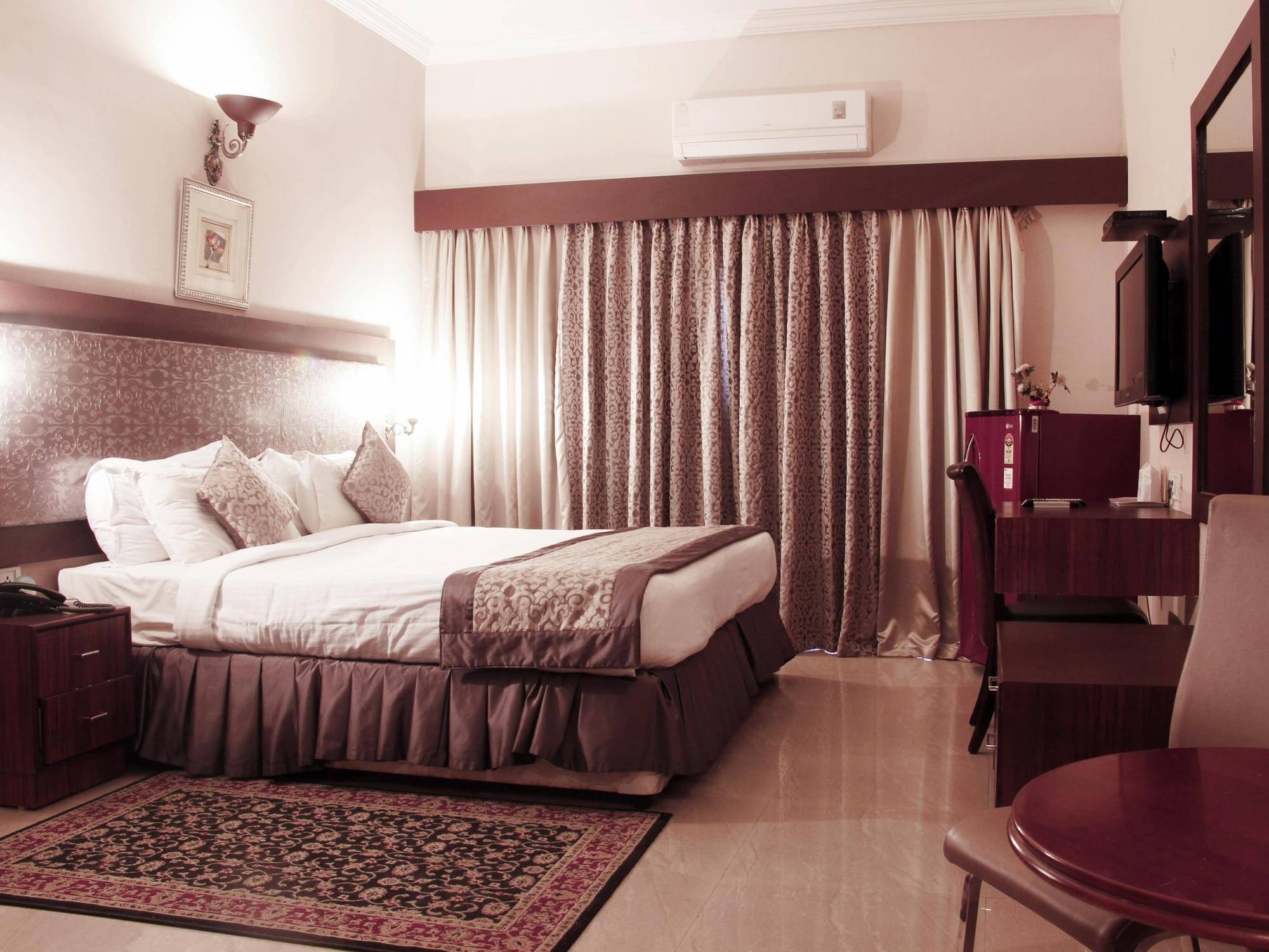 Genx Banjara Hill 1589 Hotel Haiderabad Buitenkant foto